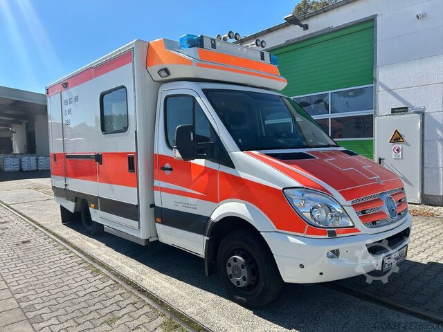 Vatrogasno vozilo MERCEDES-BENZ Sprinter 516 / RTW / Trage Liege