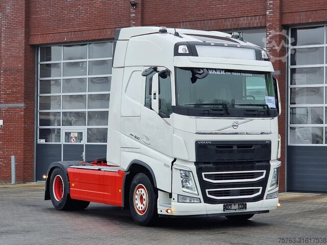 Estándar-SZM Volvo FH 13.460 Globetrotter 4x2 - I Save - Custom in...
