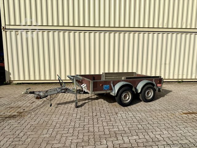 Autotraileri  Köper Anhänger mit Verladerampen / TÜV 01/28
