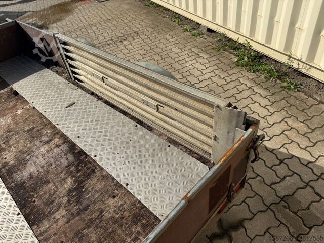 Autotraileri  Köper Anhänger mit Verladerampen / TÜV 01/28