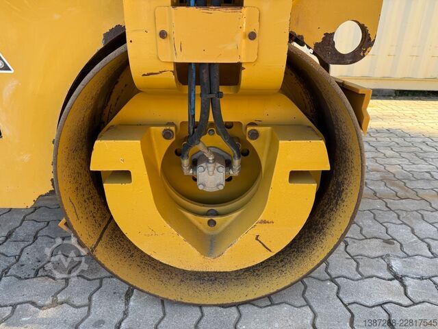 Yksirumpuvalssi CATERPILLAR CB34B / 2018 BJ / 1.244 Stunden / 4.3 Tonnen