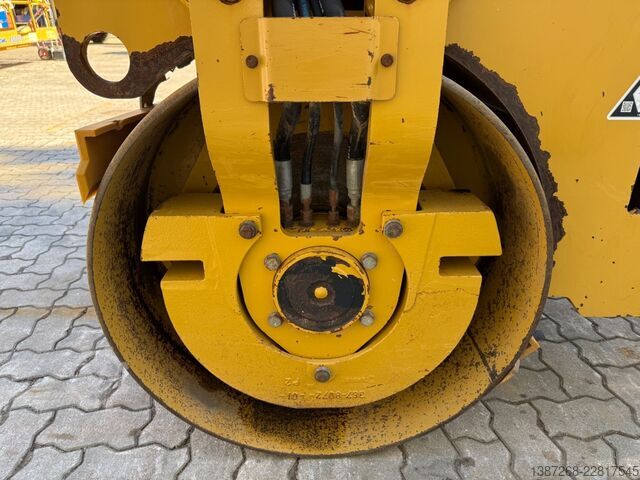 Yksirumpuvalssi CATERPILLAR CB34B / 2018 BJ / 1.244 Stunden / 4.3 Tonnen