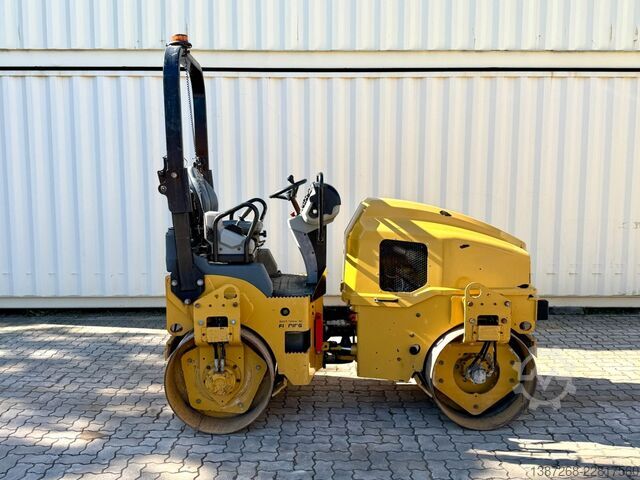Yksirumpuvalssi CATERPILLAR CB2.7 / 2018 BJ / 845 H / 2.5 Tonnen