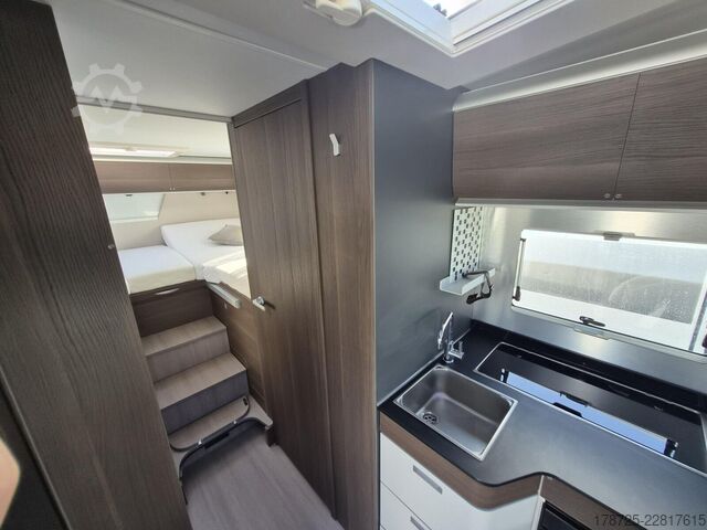 半集成式房车 ADRIA Coral Supreme 670 DL Vollausstattung