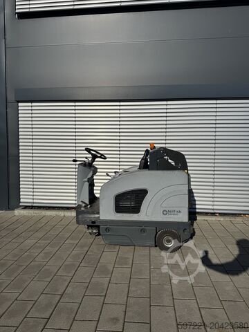 驾驶式扫地机 Nilfisk SW 4000 Aufsitzkehrmaschine