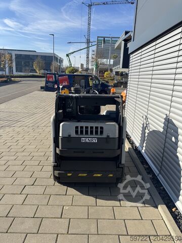 驾驶式扫地机 Nilfisk SW 4000 Aufsitzkehrmaschine