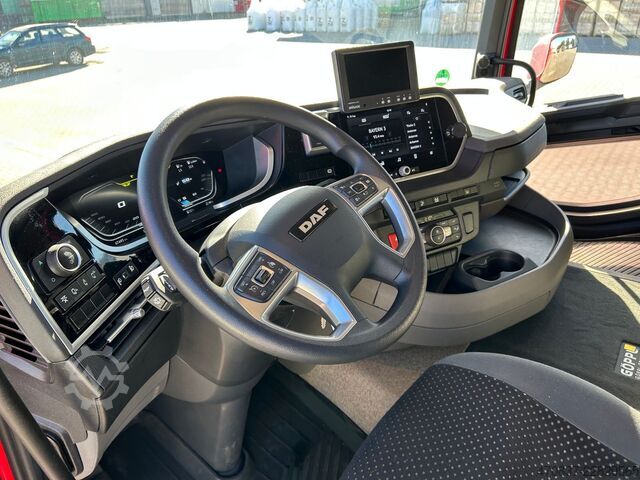 मानक ट्रैक्टर यूनिट DAF XF 530 / Retrarder / 1 x Liege