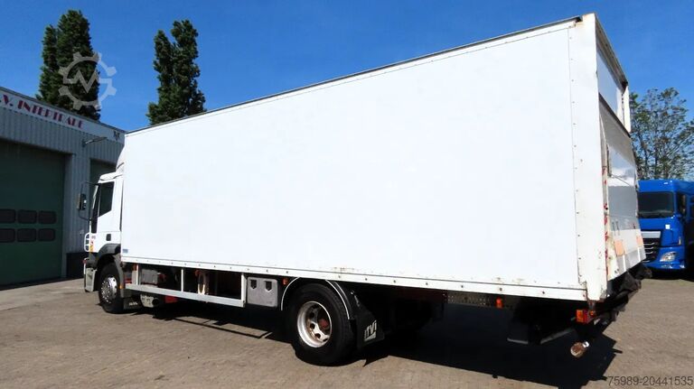 Beg pakaian Iveco Stralis 310 8.60m box!  Manual gerabox, Great s...