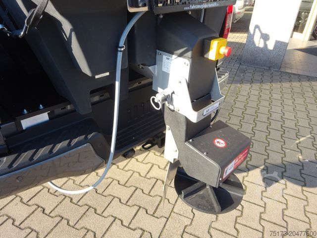 Van FORD Ranger XLT 4x4 DoKa Winterdienst Streuer Pflug