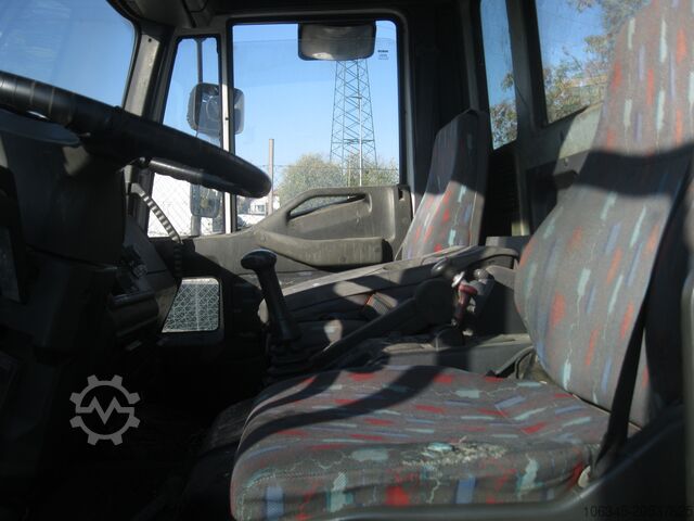 TRUCK WITH CRANE AND TIPPING TRUCK Iveco EUROCARGO 180E28