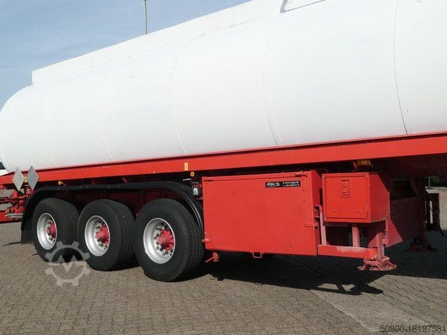 Tanksemitrailer Esterer , 32.700ltr., Sening Pumpe,Bodenbefüllung