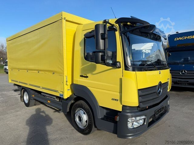 Transportador con plataforma y toldo MERCEDES-BENZ ATEGO 818 L Getränke-FZG 4,40 m*AHK*Diff-Sperre