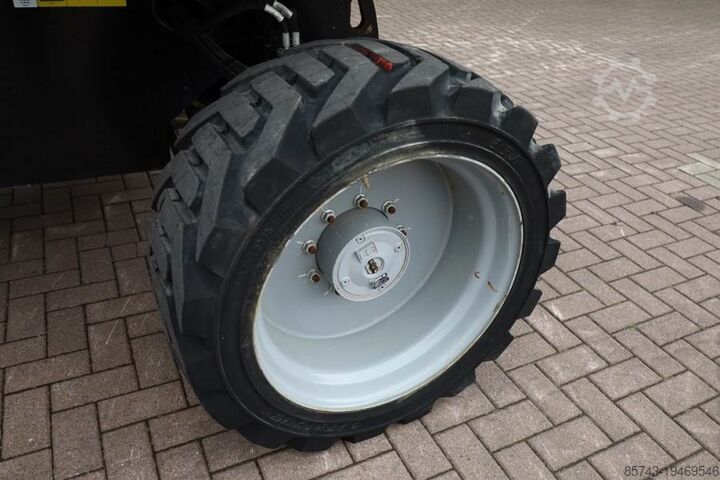 伸縮式プラットフォーム Genie S65XC Guarantee! Diesel, 4x4 Drive, 21.8m Working