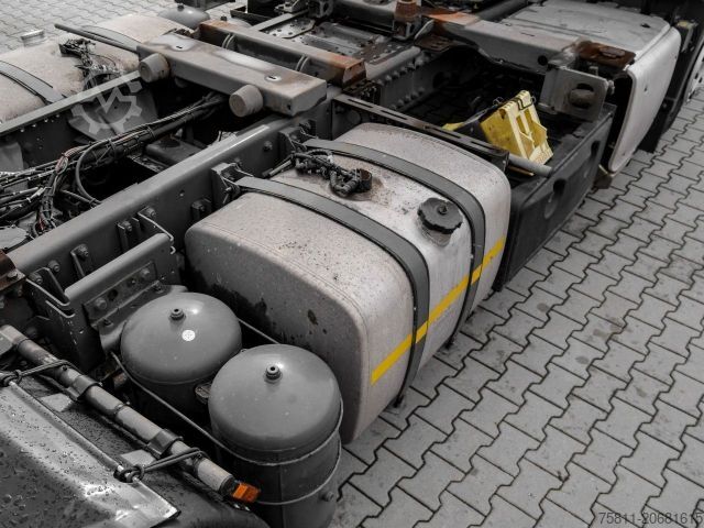 Nákladné vozidlo s výmennou nadstavbou DAF XF 480 FAR SSC BDF C745 1.020 + 2x TANK + LBW ZV