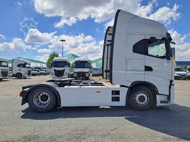 وحدة جرار قياسية IVECO S-WAY AS440S51T/P