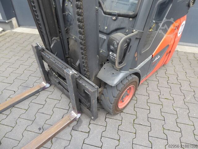 Električni 3 -kolesni viličar Linde E12