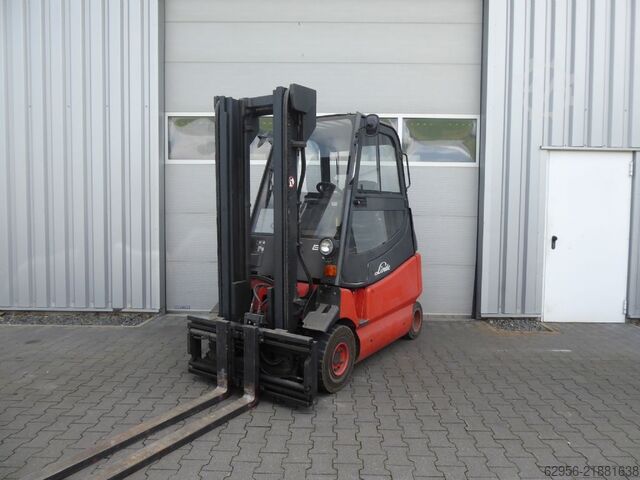 Ashensor elektrik me 4 rrota Linde E25-03/600