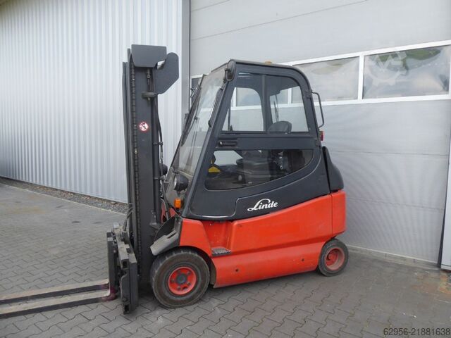 Ashensor elektrik me 4 rrota Linde E25-03/600
