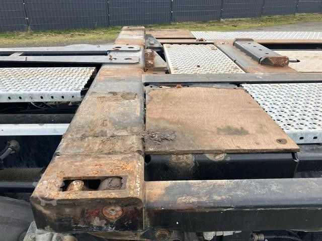 Camión con caja móvil WBH 25