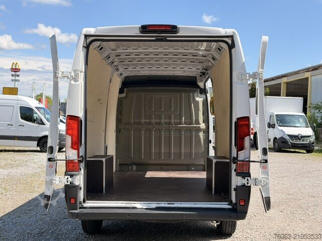 Hög och lång skåpbil Fiat Ducato L4H2 180 LED Kamera Klima