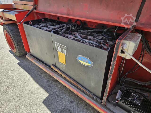 Schaarhoogwerker, 15 m werkhoogte Holland Lift HL Q 135 EL 18