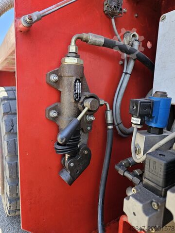 Schaarhoogwerker, 15 m werkhoogte Holland Lift HL Q 135 EL 18