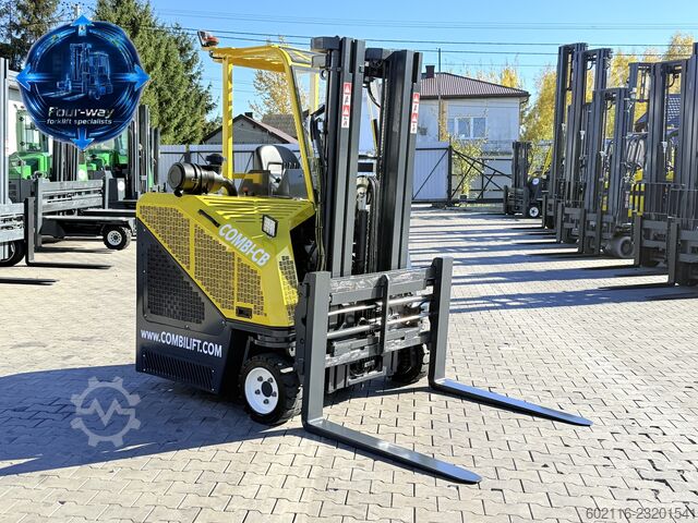 Carrello elevatore a 4 direzioni Combilift C3000CB GAS TRIPLEX 4900 POSITIONER