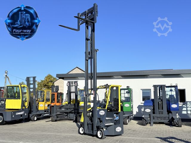 Xe nâng bốn hướng Combilift C3000CB GAS TRIPLEX 4900 POSITIONER