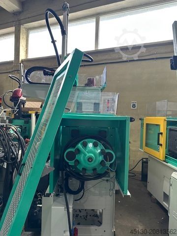 เครื่องฉีดขึ้นรูป Arburg 270C 400-70 e²