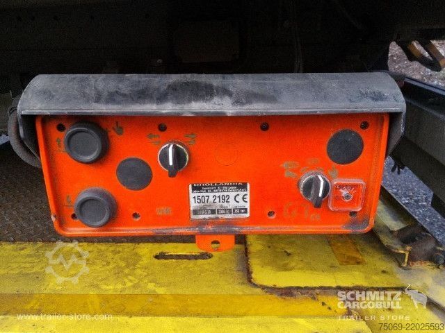 冷藏半挂车 Schmitz Cargobull Reefer Multitemp Taillift