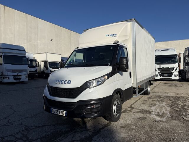 Transporter mit Koffer Iveco daily 35-160