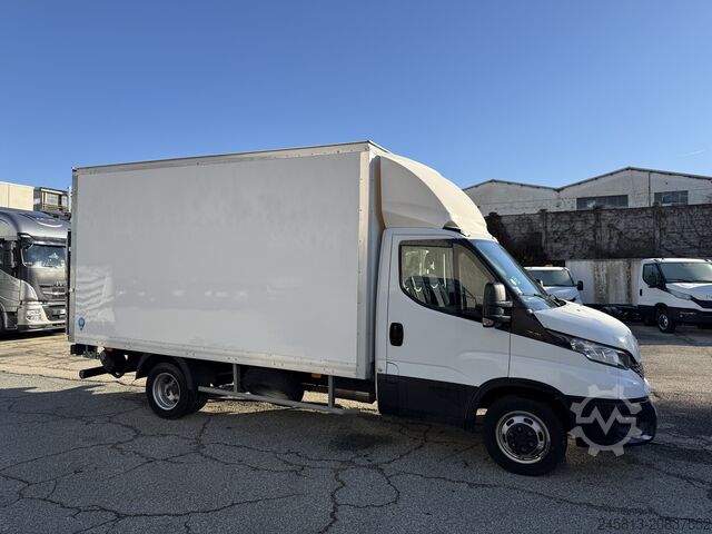 Transporter mit Koffer Iveco daily 35-160