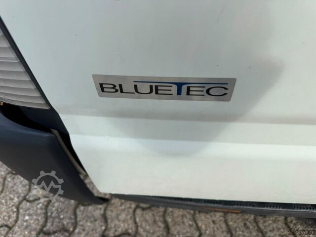 Camion caisson FUSO Canter 7C18 Koffer mit Ladebordwand Kamera*Klima