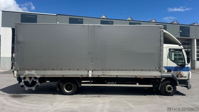 Camión plataforma con toldo DAF LF45.220 4x2 Euro 4 Pritsche Plane Bj 2008