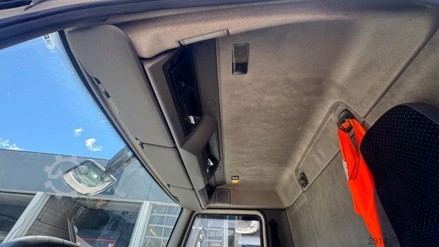 Camión plataforma con toldo DAF LF45.220 4x2 Euro 4 Pritsche Plane Bj 2008