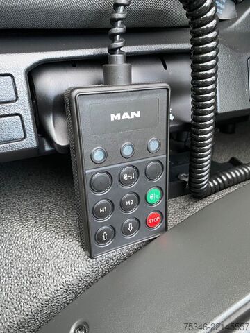 Kamion s sandukom MAN TGM 15.290 BL/Koffer/3Sitzer/NL8,0 To/LBW/17 tkm