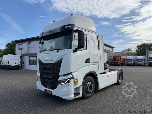 Cap tractor standard IVECO Stralis S-WAY AS440S48T/P Standklima Retarder