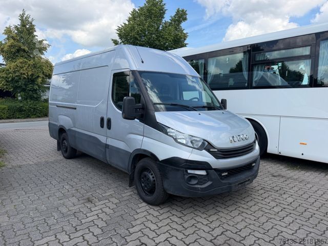 Hög tak skåpbil IVECO Daily Kasten AHK 3.5t L2H2 3 Sitzer