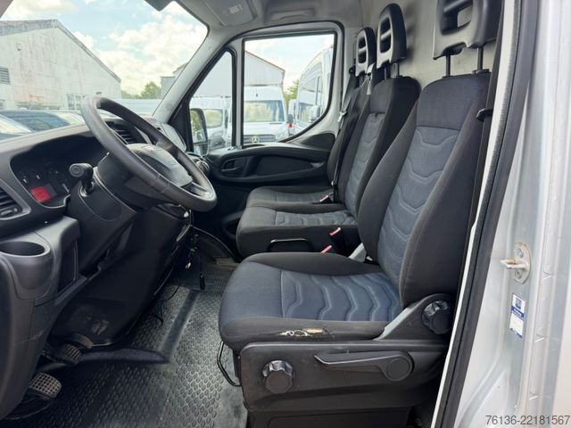 Hög tak skåpbil IVECO Daily Kasten AHK 3.5t L2H2 3 Sitzer