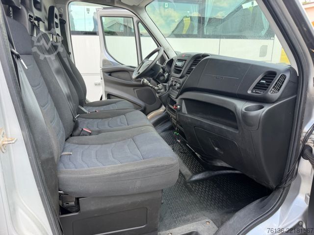 Hög tak skåpbil IVECO Daily Kasten AHK 3.5t L2H2 3 Sitzer