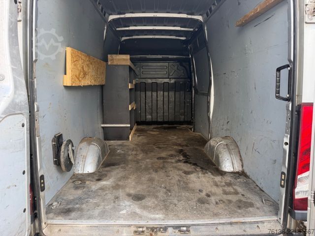 Hög tak skåpbil IVECO Daily Kasten AHK 3.5t L2H2 3 Sitzer