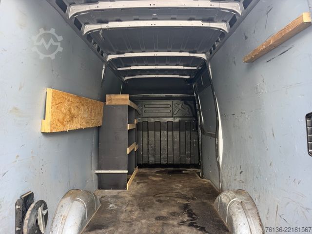 Hög tak skåpbil IVECO Daily Kasten AHK 3.5t L2H2 3 Sitzer