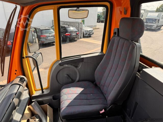 Camión de plataforma MERCEDES-BENZ Unimog U300 4x4 Vario-Pilot