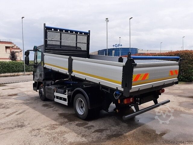 三面翻 Iveco 75E21