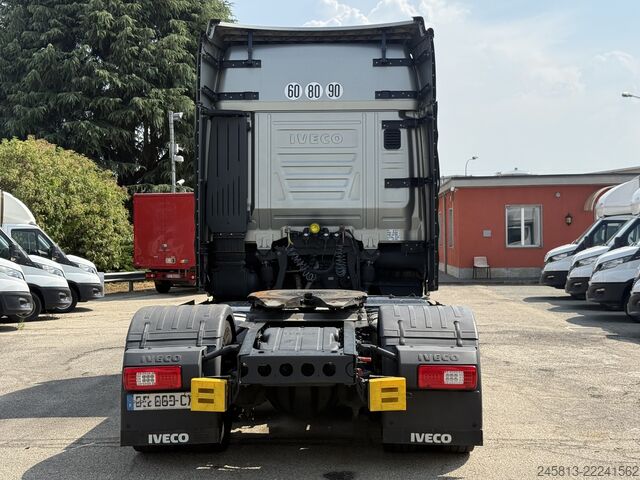 стандартний тягач Iveco sway 570