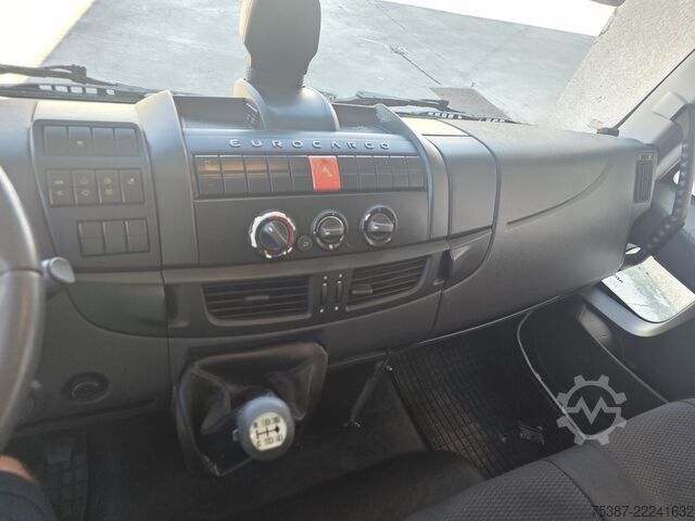 Lastbilchassi Iveco 180E25K