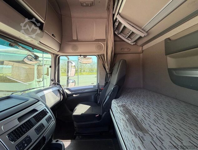 Njësi standarde të tërheqjes DAF XF 440 SUPER SPACE CAB FT 2X TANKS TOP CONDITION