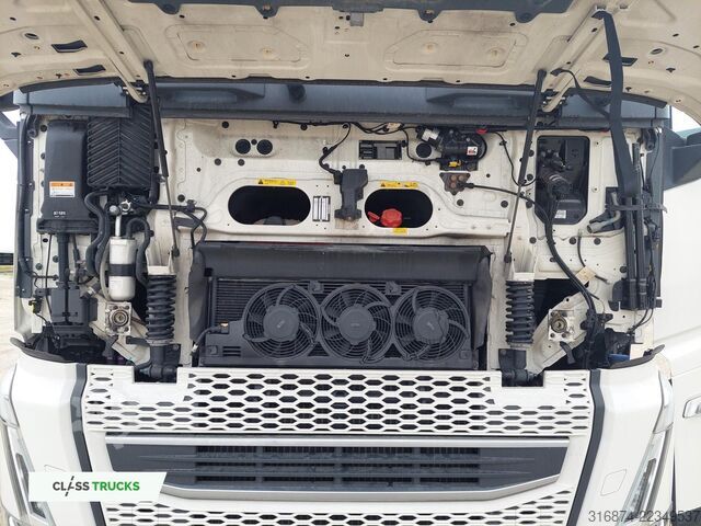 Standardní tahač VOLVO FH 500 XL i-ParkCool ACC Side Skirts