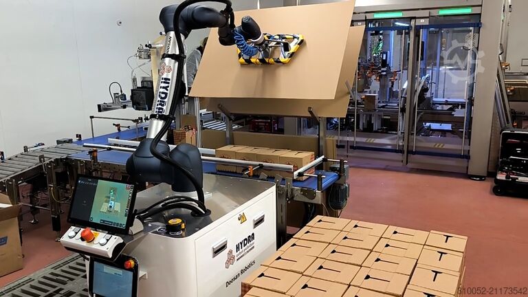  FJ Mayer HYDRA cobot palletizer