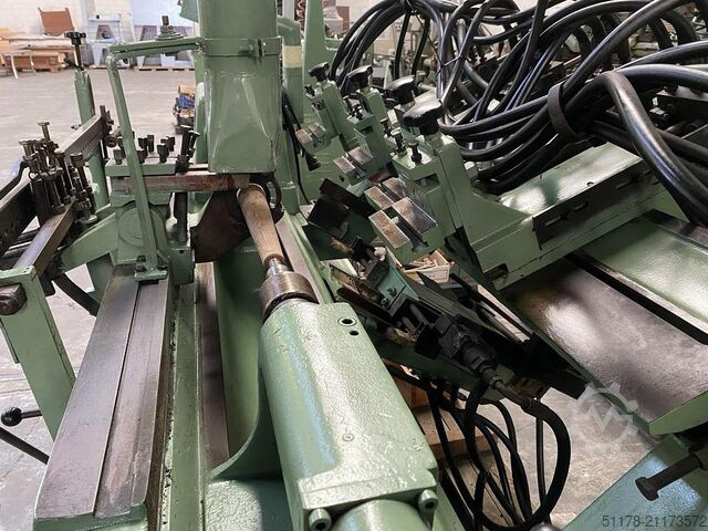 Torno para madeira OMA 90/A automático com alimentador, comprimento máximo da peça 900 mm OMA OMA 90/A